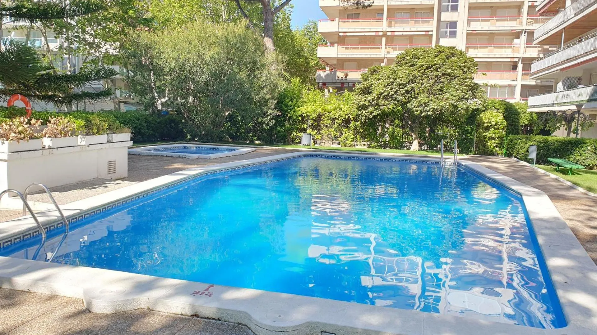 Salou Centro Piscina Gisamar contacts